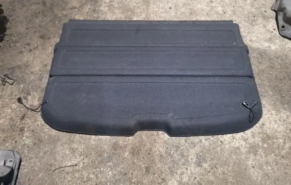 Parcel shelf
