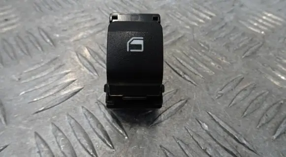 Hyundai i20 Active Quarter vent window switch 93581-Q0000