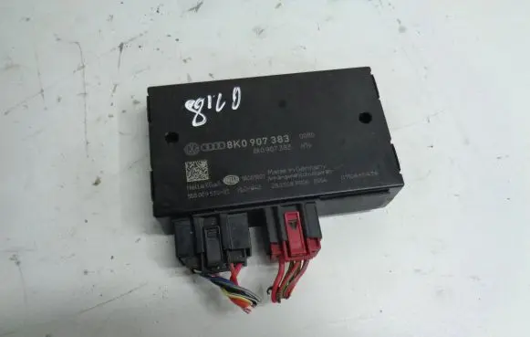 Audi A4 S4 B8 8K Tow bar trailer control unit/module 8K0907383 5DS00953001