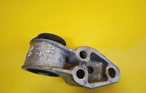 Audi A6 S6 C5 4B Rear axle beam mounts housing 