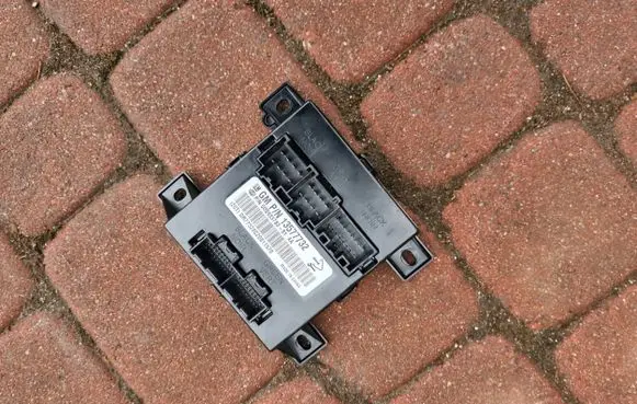 Opel Insignia A Seat control module 13577732