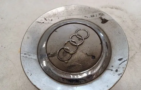 Audi A6 S6 C6 4F Original wheel cap 4F0601165