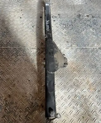 Volvo XC70 Engine mounting bracket 30671357