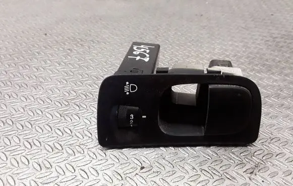 KIA Sportage Headlight level height control switch 