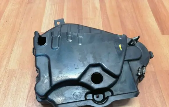 Renault Megane IV Timing belt guard (cover) 135632713R 135631295R