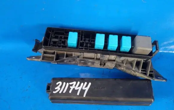 Toyota Prius (XW20) Fuse 8274247020