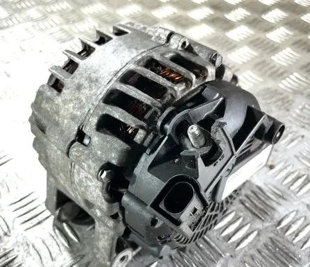 Volvo V40 Generator/alternator 30644799