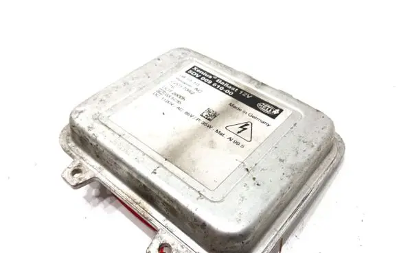 Skoda Octavia Mk2 (1Z) Voltage converter/converter module 5DV00961000