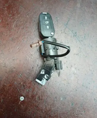 Peugeot 208 I Ignition lock 9663123380 96762547