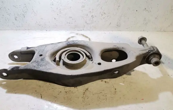 Dodge Challenger Rear upper control arm/wishbone