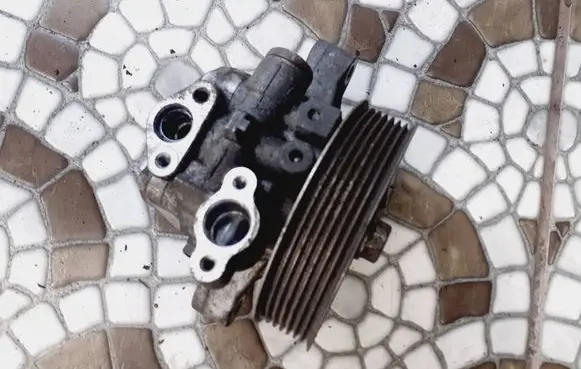 Honda FR-V Power steering pump RH0005927F