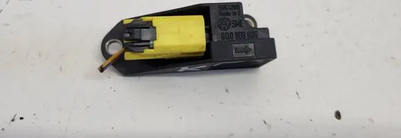 Volkswagen PASSAT B5.5 Airbag deployment crash/impact sensor 6Q0909606
