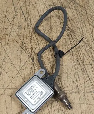Mercedes-Benz C W205 Lambda probe sensor A0009058511