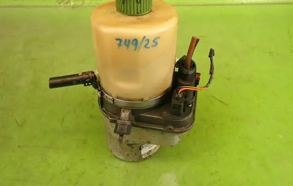 Skoda Roomster (5J) Power steering pump 6R0423156
