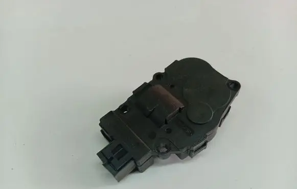 Citroen C4 Grand Picasso Air flap motor/actuator 412650750