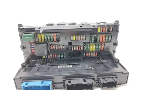 BMW 5 F10 F11 Fuse box set 9234421 00936683 217033442
