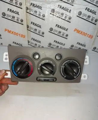 Mazda Premacy Climate control unit CB08A