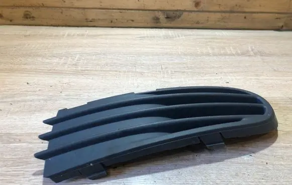 Volvo S40 Front bumper lower grill