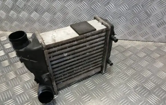 Audi A4 S4 B7 8E 8H Intercooler air channel guide 8E0145805R