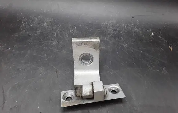BMW X5 E70 Front door upper hinge 7068073