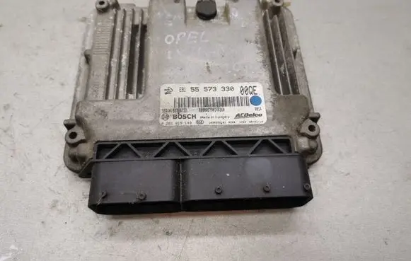 Opel Insignia A Engine control unit/module 55573330 0281015149
