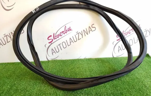 Volkswagen Touareg III Rear door rubber seal (on body) 760867913