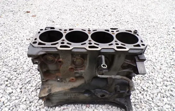 Opel Vectra C Engine block 55182303
