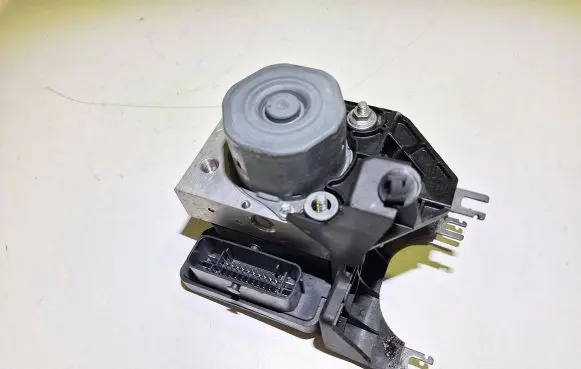 Mercedes-Benz CLA C117 X117 W117 ABS Pump A0004311500