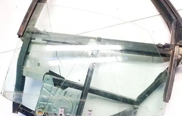 Audi A4 S4 B5 8D Rear door window glass as2m216dot25