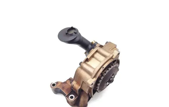 Volkswagen Golf V Oil pump 03C115105H