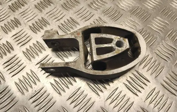 Ford Mondeo MK IV Engine mount bracket 