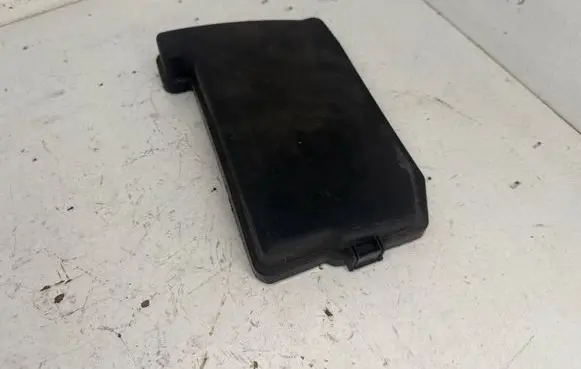 Toyota Auris E180 Fuse box cover 8266247090