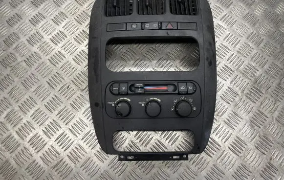 Chrysler Voyager Climate control unit 05005003AD P05005037AD 05009035AD