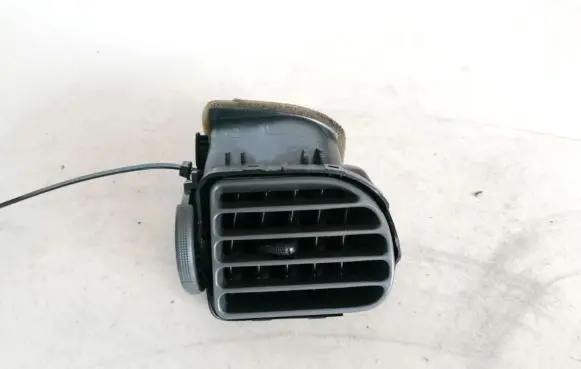 Mazda 323 Dash center air vent grill gm732