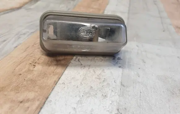 Toyota Avensis T250 Number plate light E1001479 0555