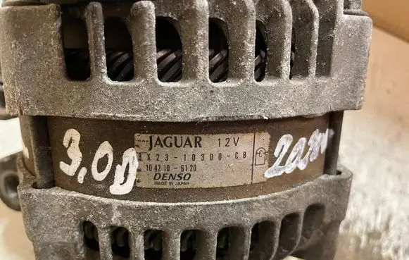 Jaguar XF X250 Generator/alternator 8X2310300CB 1042106120