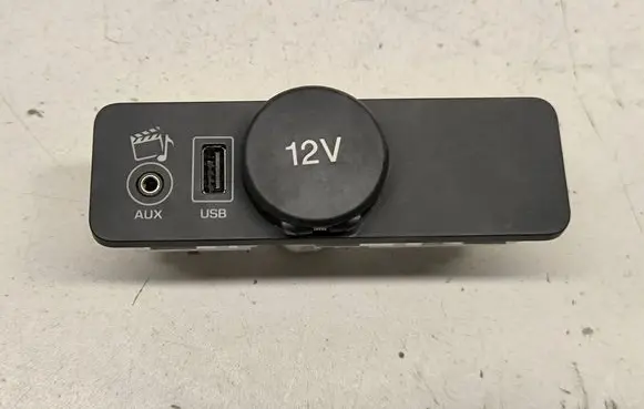 Land Rover Evoque I USB socket connector FK7219C166HB