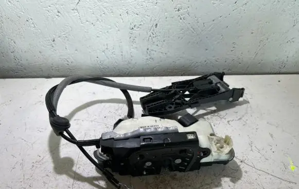 Volkswagen Amarok Front door lock 5N1837015F SA8645 MEYU00