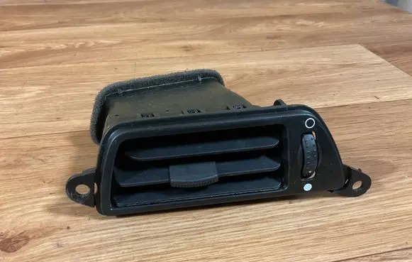 Ford Mondeo MK IV Dash center air vent grill 6M21U246W02 CZ9HA