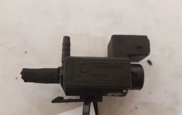 BMW 5 F10 F11 Turbo solenoid valve 70231800 7810831