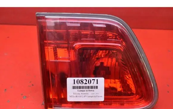 Toyota Avensis Verso Rear/tail lights 0521