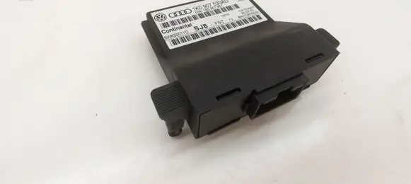 Volkswagen Golf VI Gateway control module 1K0907530AD 1K0907951