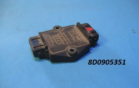 Audi A8 S8 D2 4D Ignition amplifier control unit 8D0905351