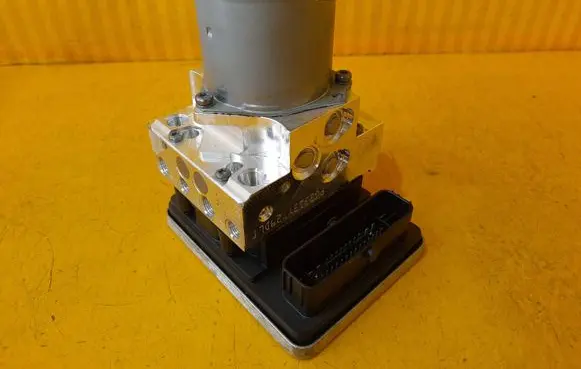 Mercedes-Benz C W205 ABS Pump A2059005249