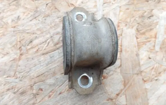 Subaru Legacy Sway bar bush bracket, front 20414AJ030