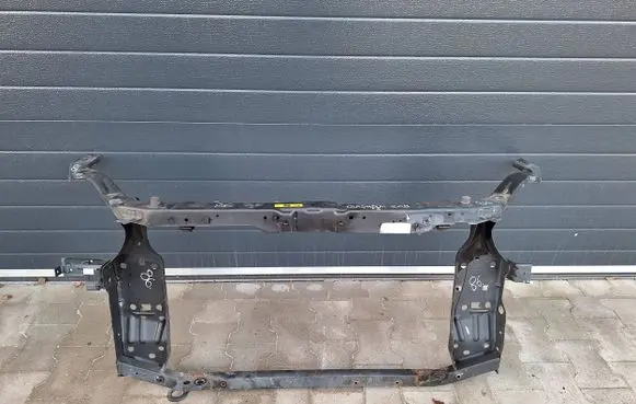 Nissan Qashqai+2 Radiator support slam panel