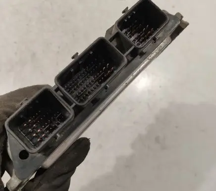 Peugeot 307 Engine control unit/module ECU 0281013331 9662213180