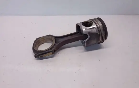 Mercedes-Benz Sprinter W906 Piston with connecting rod 65100