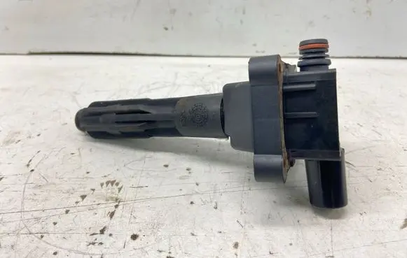 Mercedes-Benz E W124 High voltage ignition coil A0001587503 0001587503 BOSCH