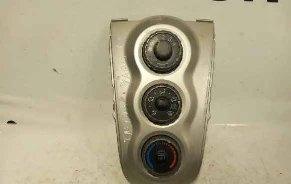 Toyota Yaris Climate control unit 554060D190